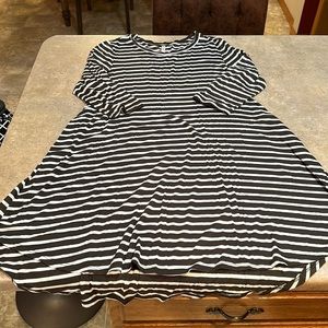 Women’s Yee dress size medium